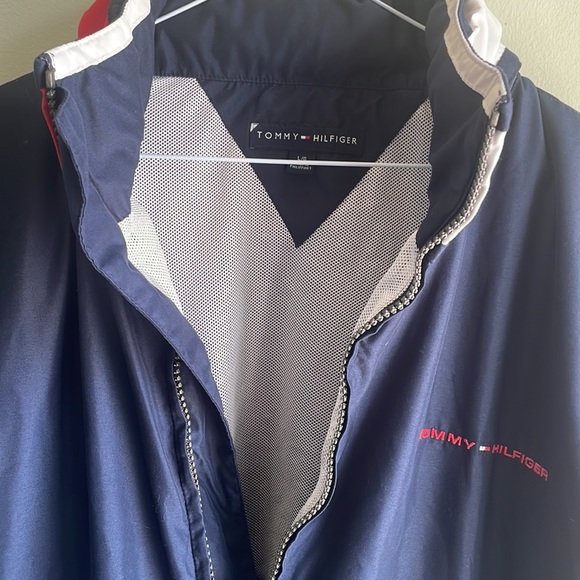 TOMMY HILFIGER || Vintage 90’s Inspired Windbreaker - Picture 4 of 8